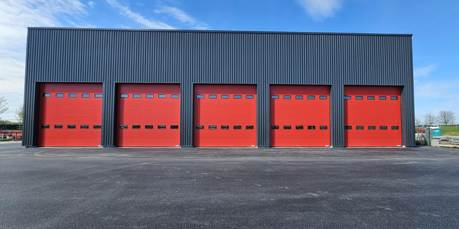 design_porte_sectionnelle_industrielle