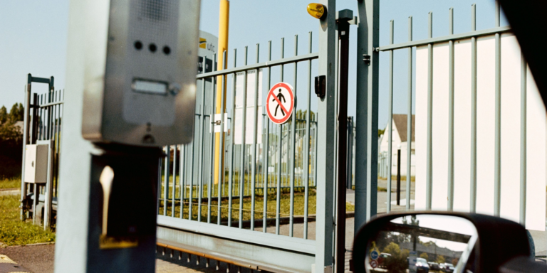 Portail coulissant ou autoportant dans les Ardennes : lequel choisir ?