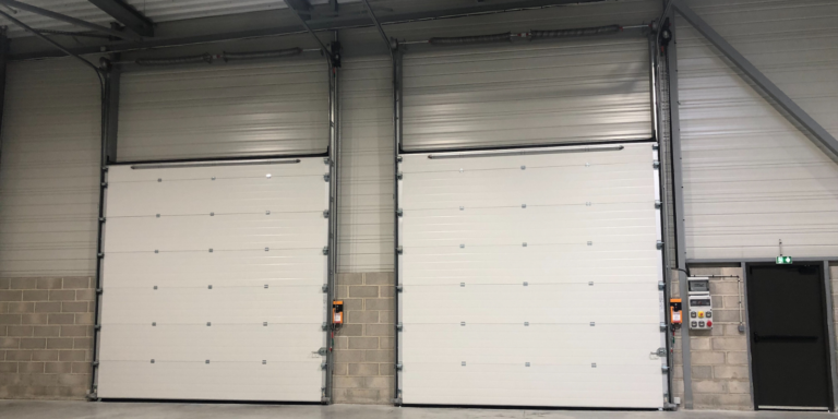 Maintenance d’une porte sectionnelle industrielle